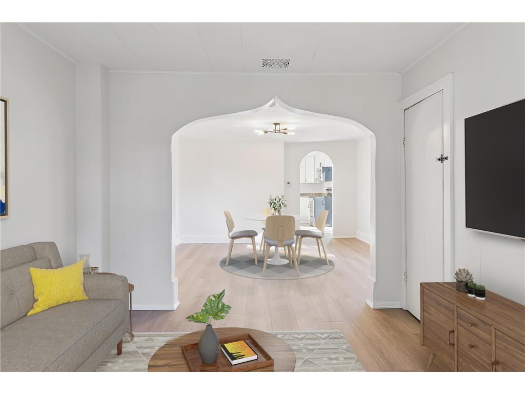 1001 James Avenue Saint Paul MN 55102 6794150 image1