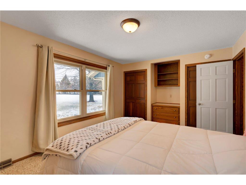 1001 Kingsway Drive, Le Sueur, MN, 56058 MLS 6518505 Edina Realty