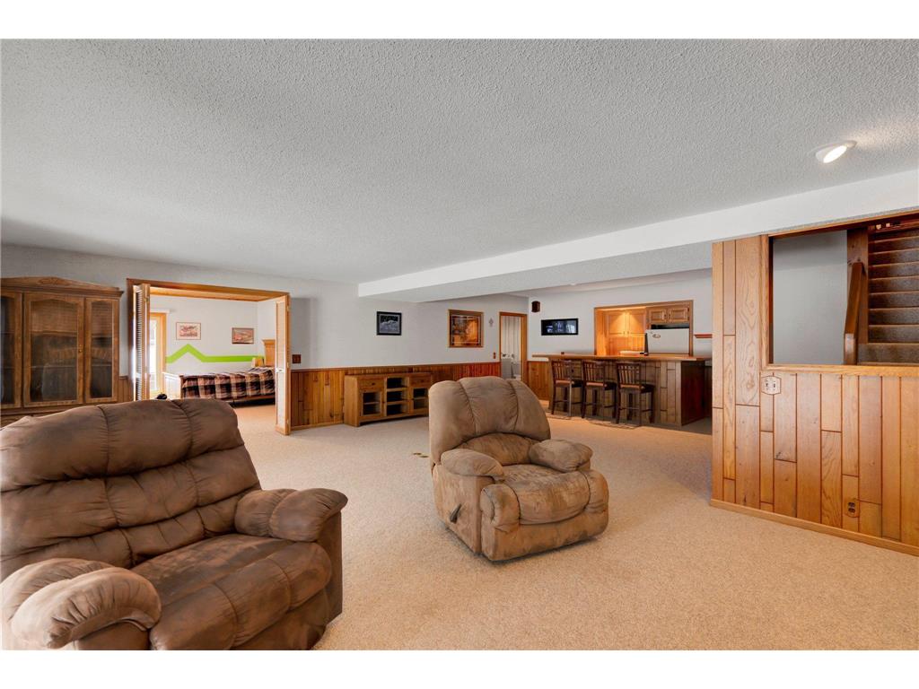 1001 Kingsway Drive, Le Sueur, MN, 56058 MLS 6518505 Edina Realty