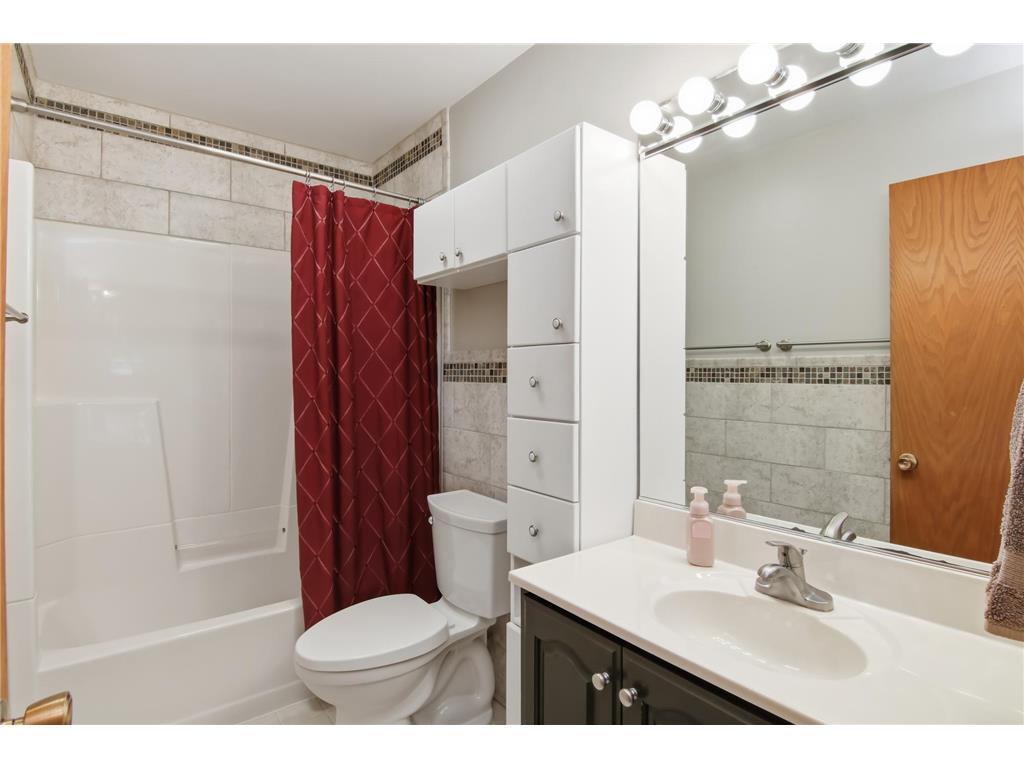 1001 Kinnickinnic Street Hudson WI 54016 7078846 image20