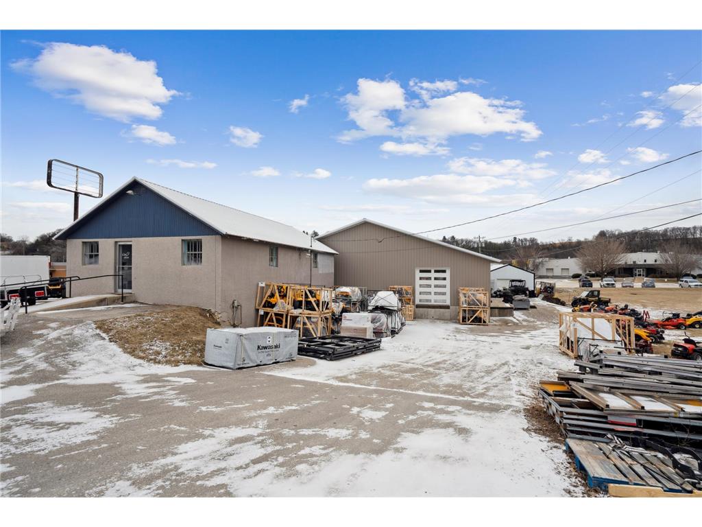 1001 & 1003 Short Street Decorah IA 52101 6705392 image16