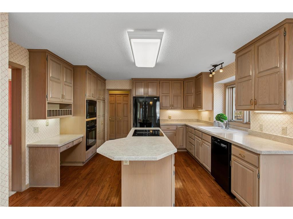1001 Walden Court Burnsville MN 55337 7072688 image25