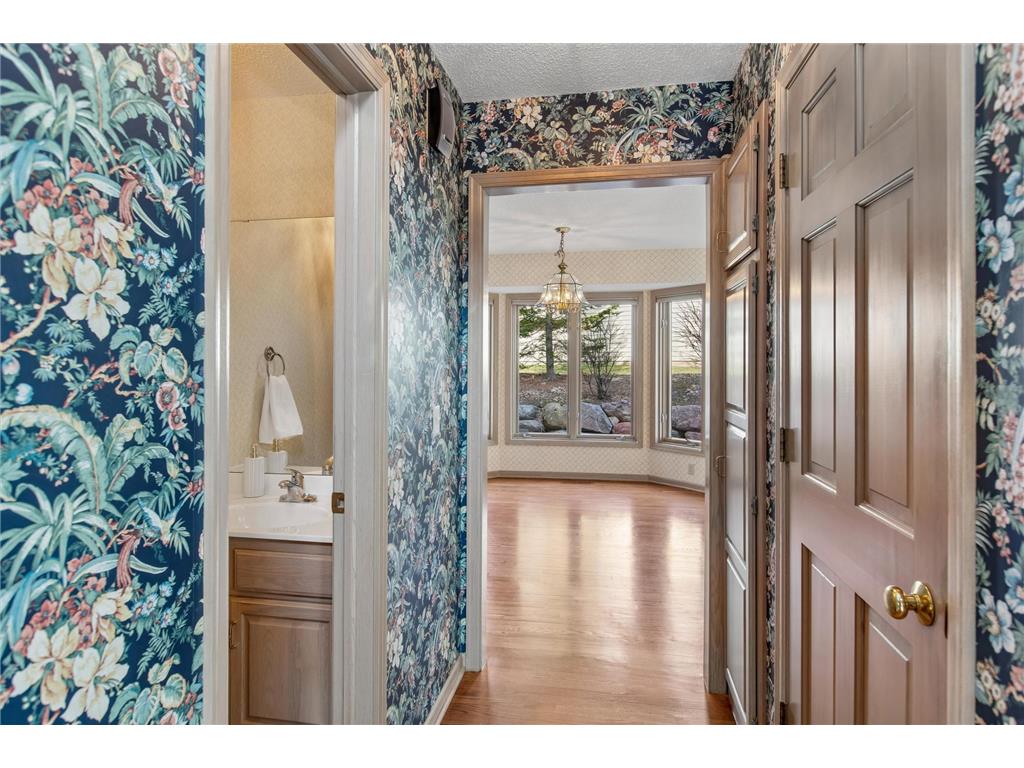 1001 Walden Court Burnsville MN 55337 7072688 image38