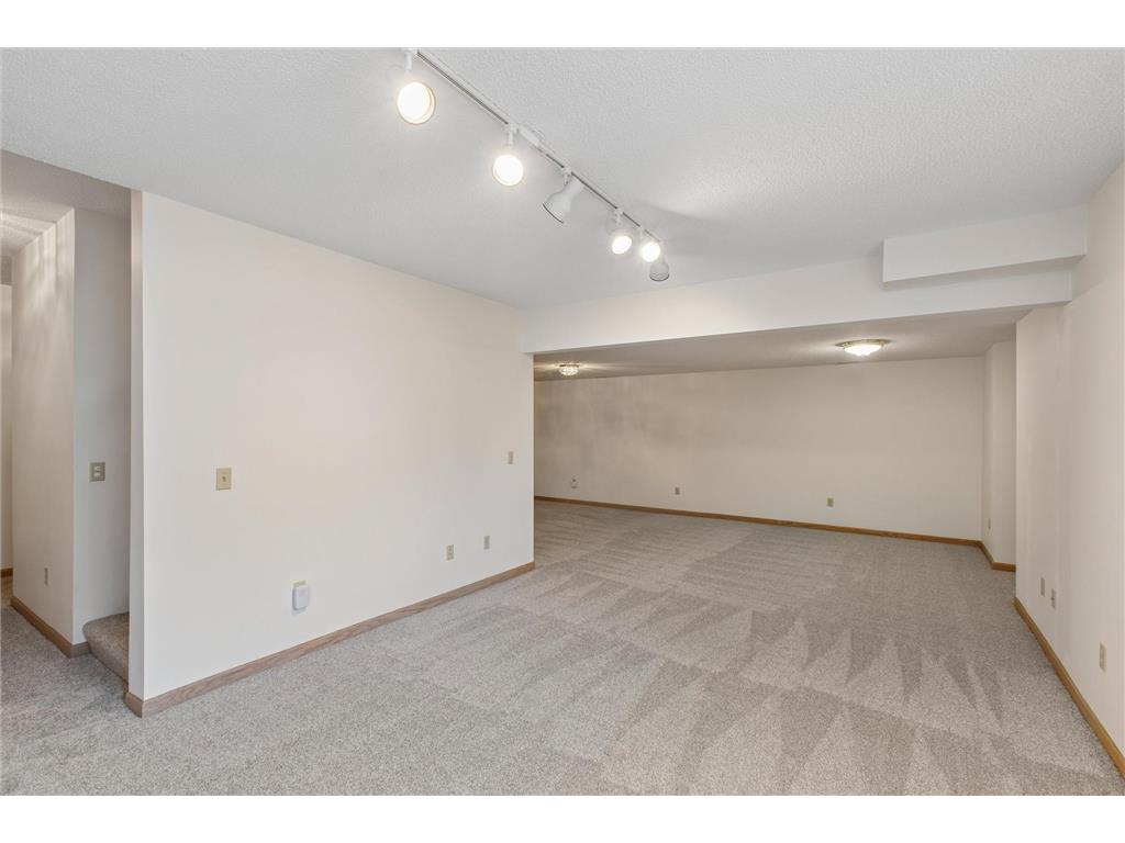 1001 Walden Court Burnsville MN 55337 7072688 image45