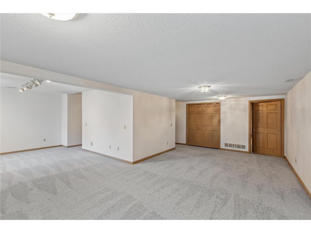 1001 Walden Court Burnsville MN 55337 7072688 image46