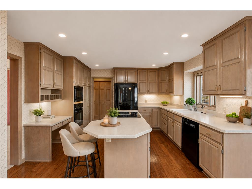 1001 Walden Court Burnsville MN 55337 7072688 image7