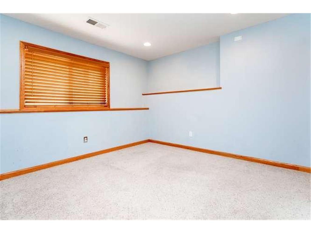 10014 Pin Oak Court N Brooklyn Park MN 55443 7068266 image32