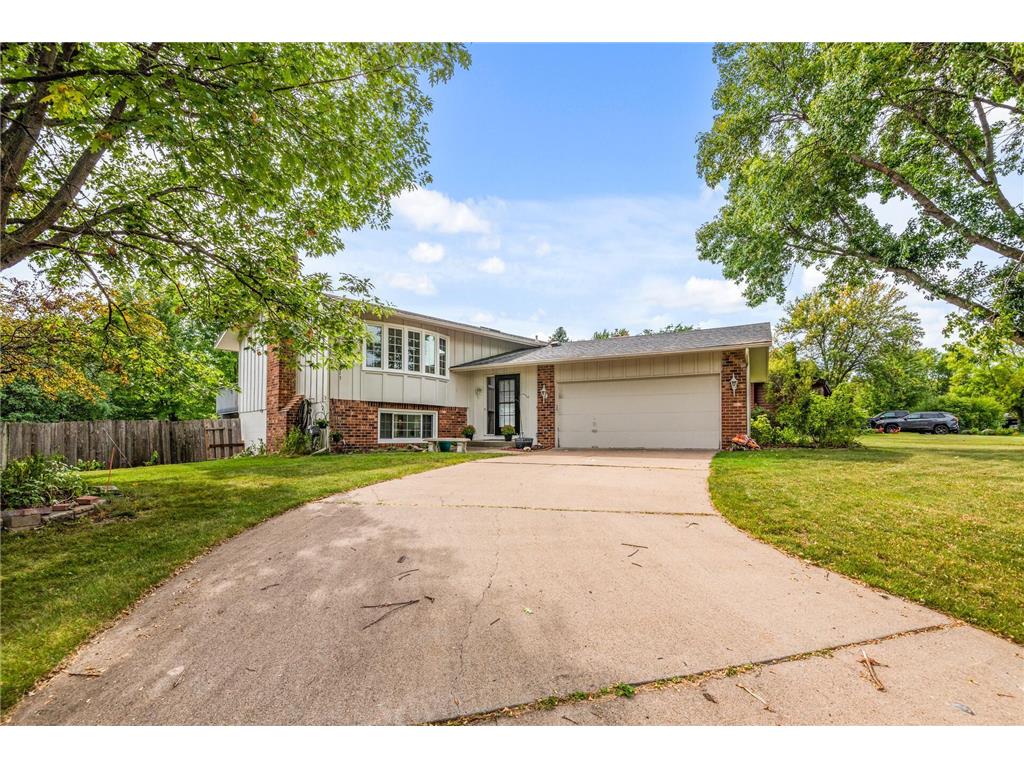 10015 48th Avenue N, Plymouth, MN 55442 MLS 6261230 Edina Realty