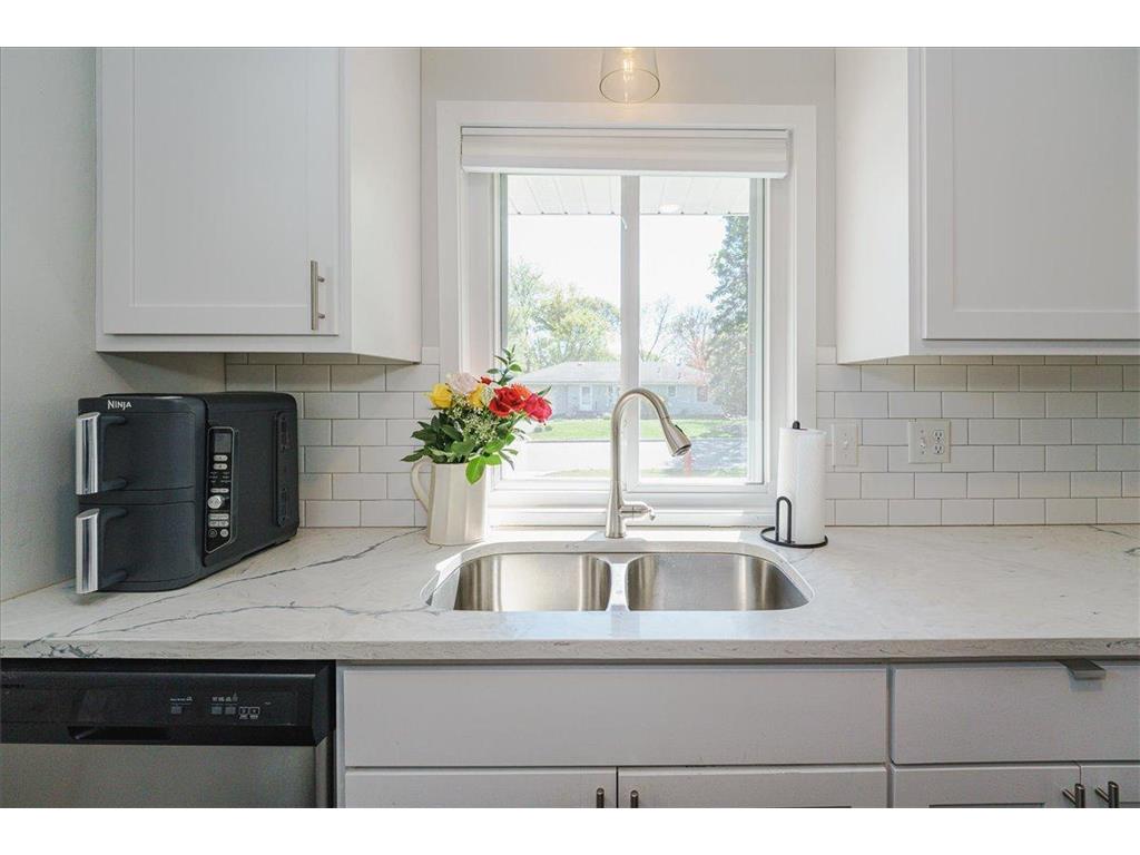 10016 Pillsbury Avenue S Bloomington MN 55420 7070278 image11
