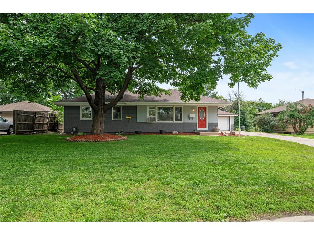 10019 Colfax Avenue S Bloomington MN 55431 6564911 image1