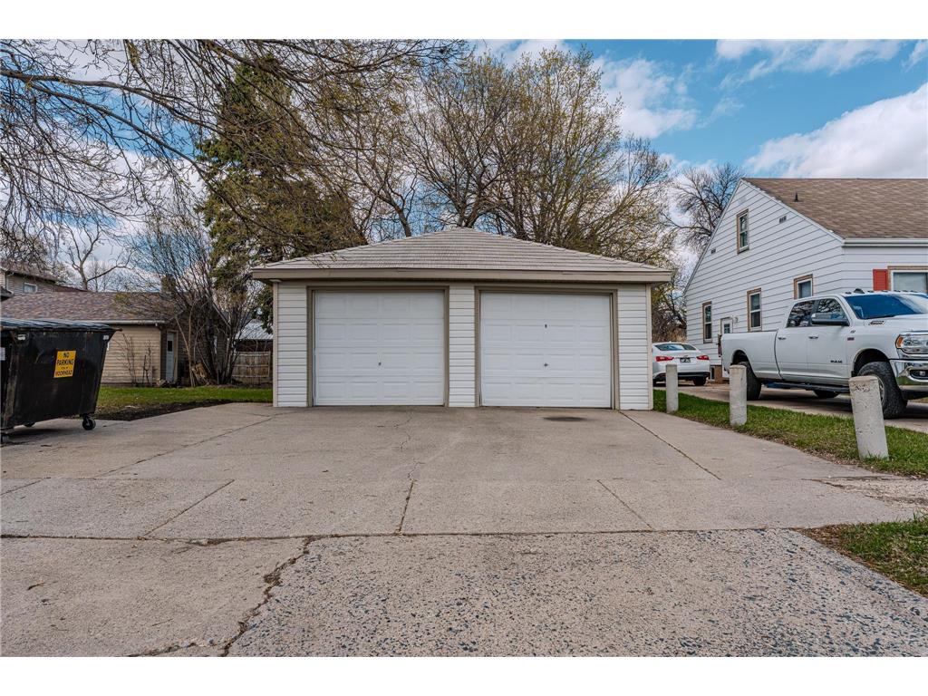 1002 5th Avenue S Moorhead MN 56560 7067743 image9