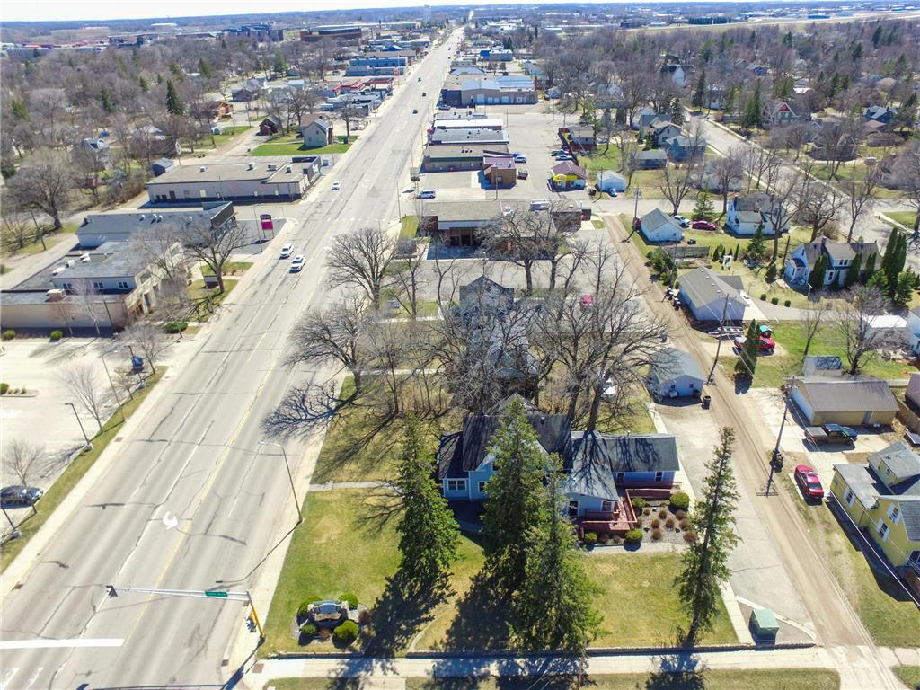 1002 Broadway Street Alexandria MN 56308 7069161 image10