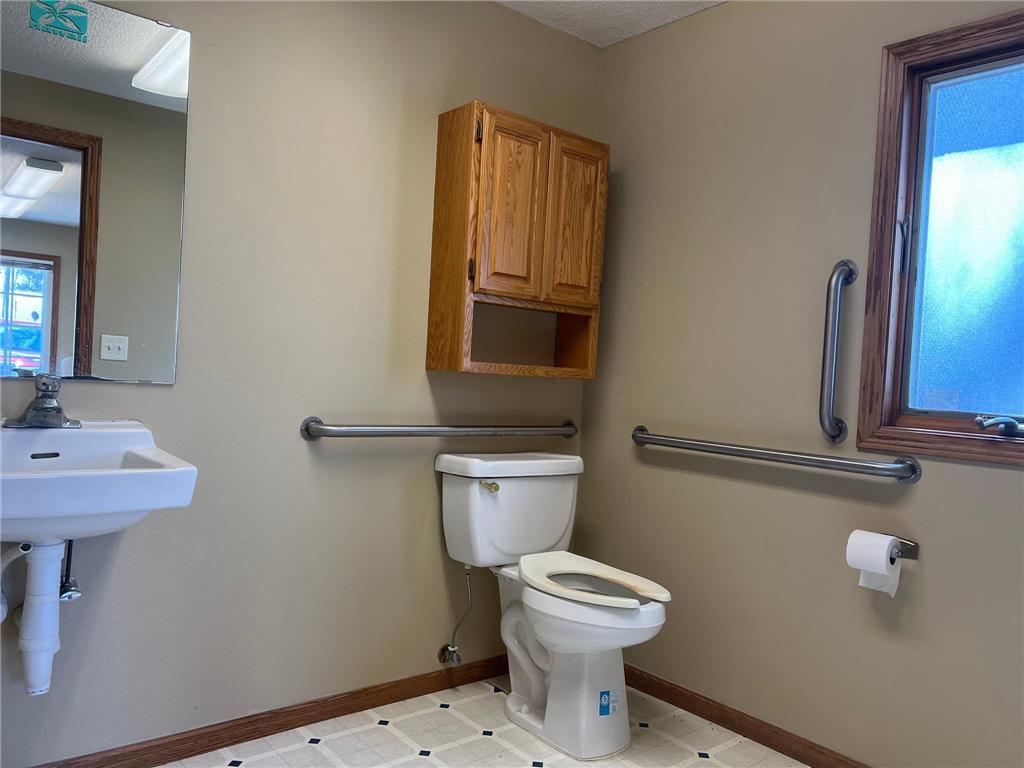 1002 Broadway Street Alexandria MN 56308 7069161 image42