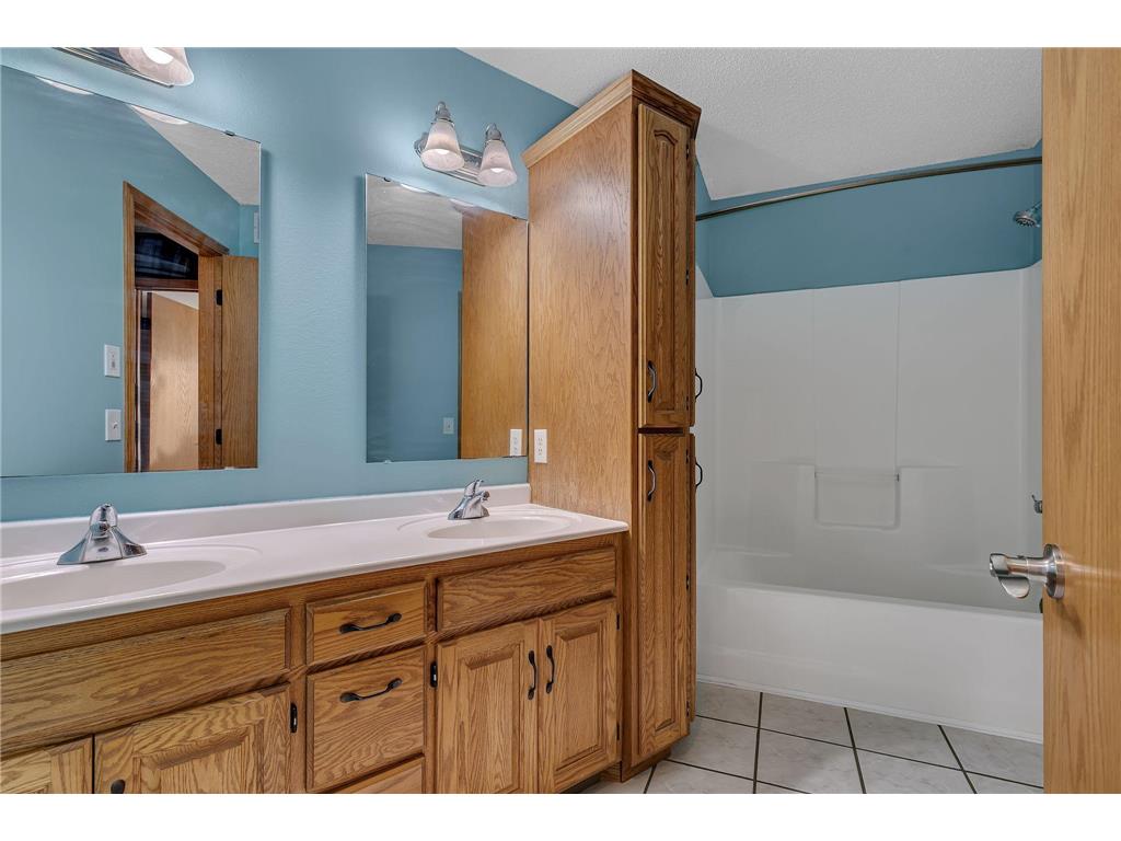 1002 Brook Court Sauk Rapids MN 56379 7059302 image23