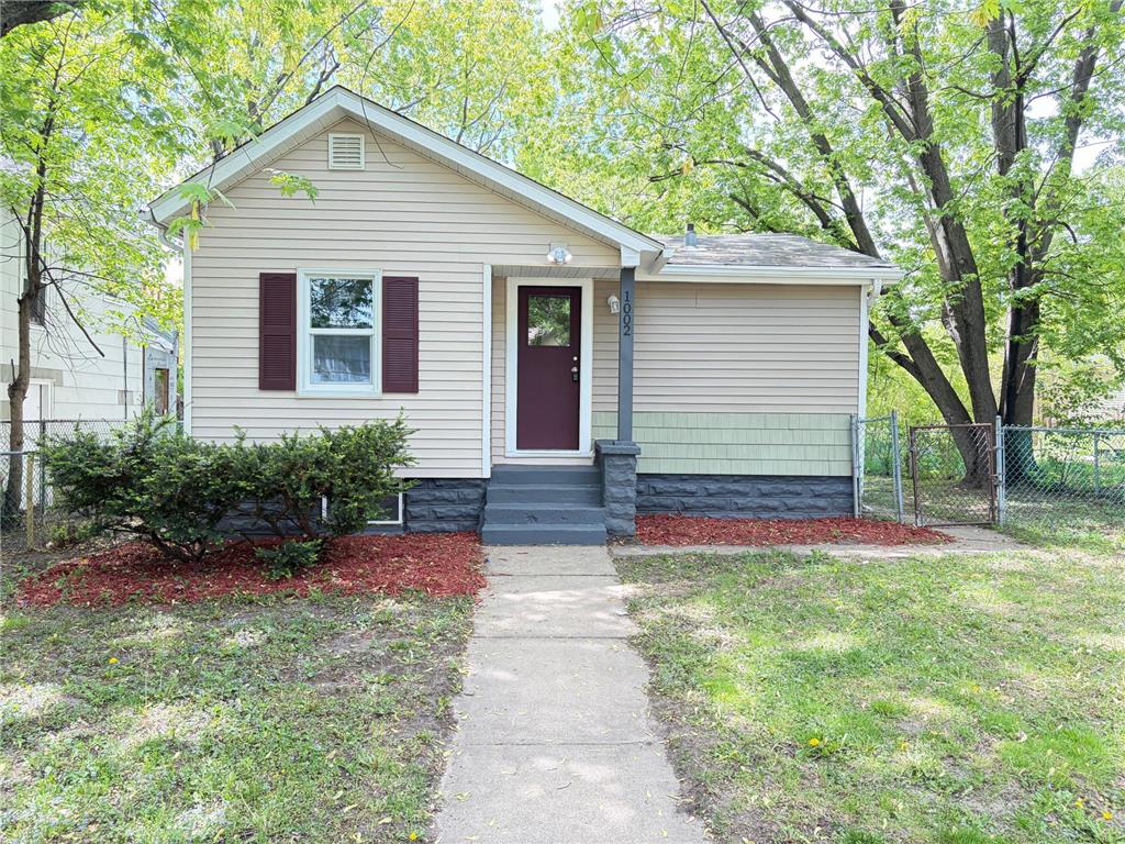 1002 Burgess Street Saint Paul MN 55103 7075181 image1