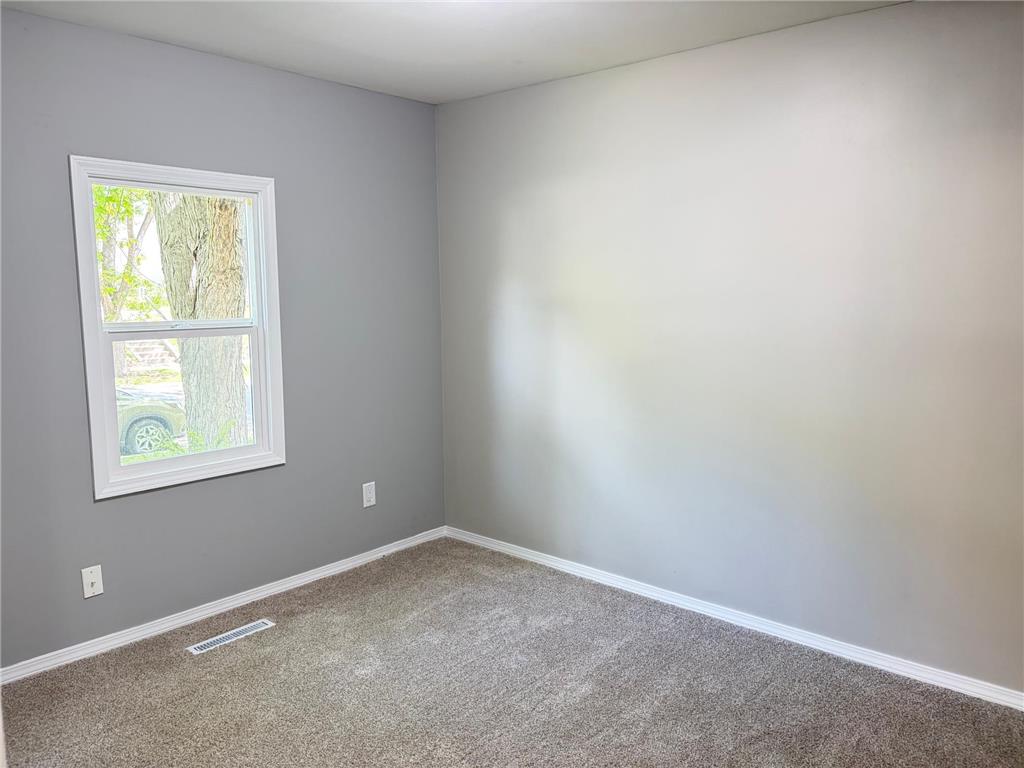 1002 Burgess Street Saint Paul MN 55103 7075181 image7