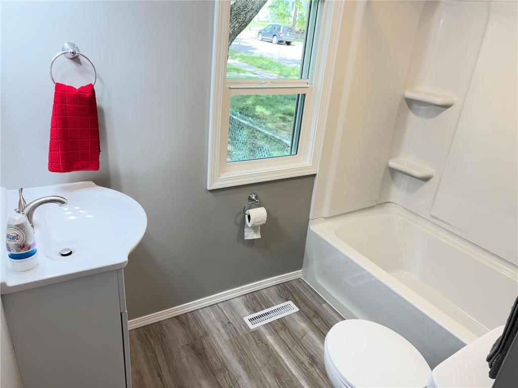 1002 Burgess Street Saint Paul MN 55103 7075181 image8