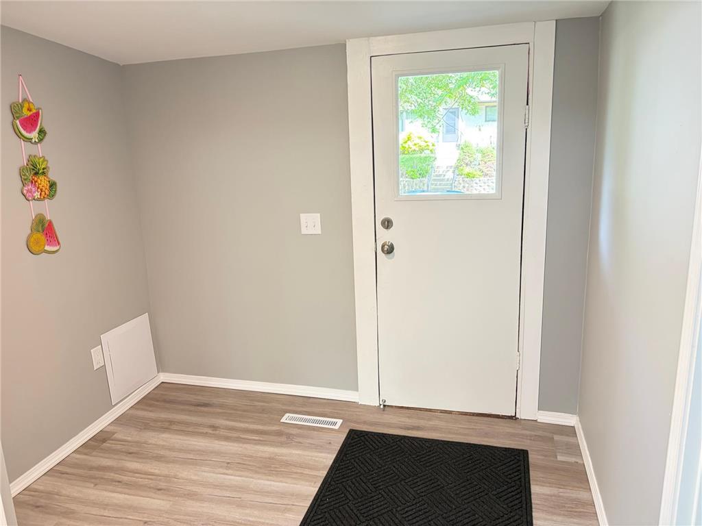 1002 Burgess Street Saint Paul MN 55103 7075181 image9