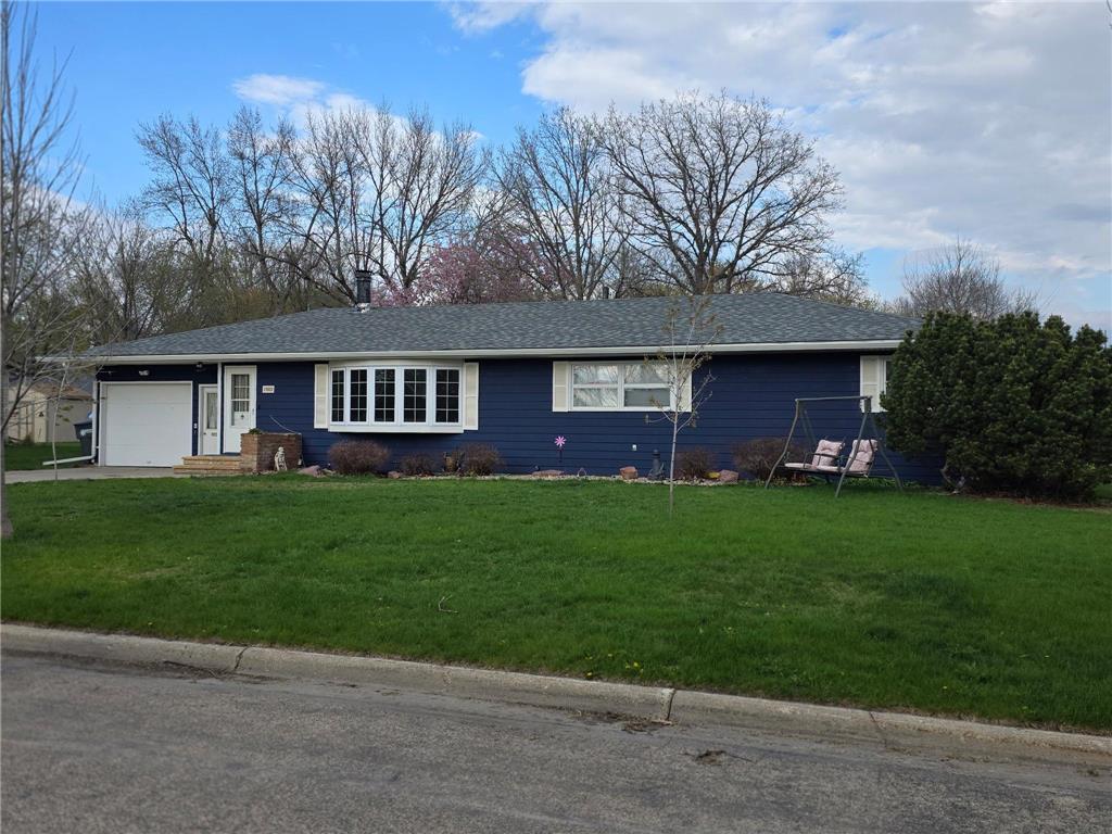 1002 Linden Street Luverne MN 56156 7027815 image1