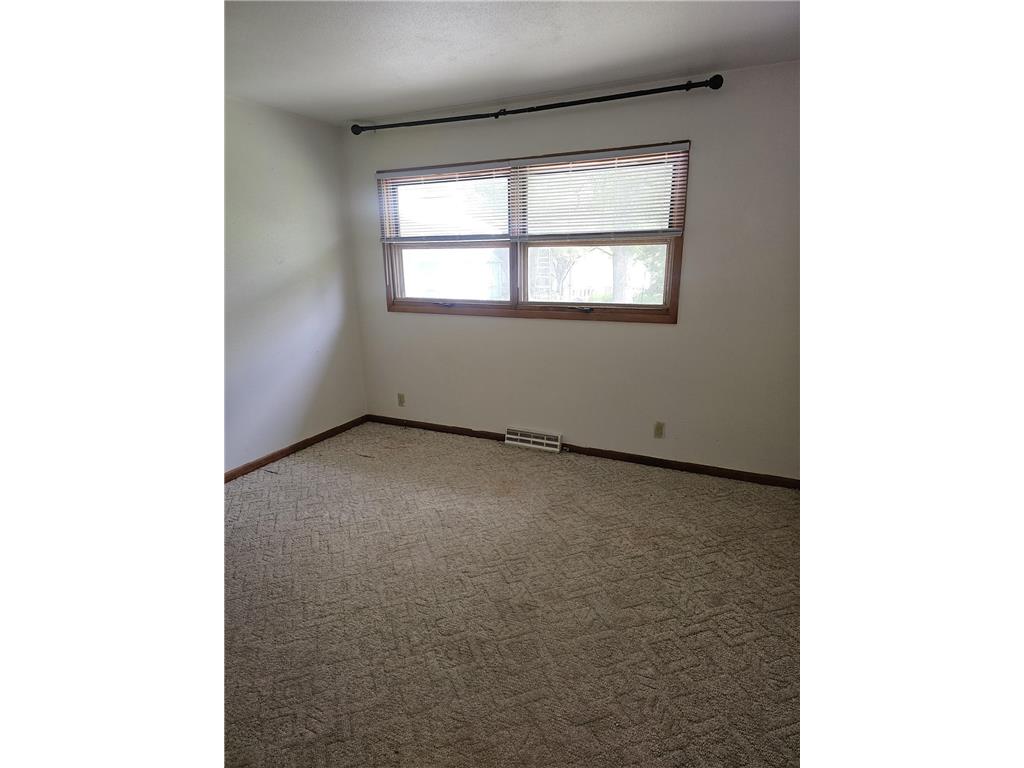 1002 Linden Street Luverne MN 56156 7027815 image36