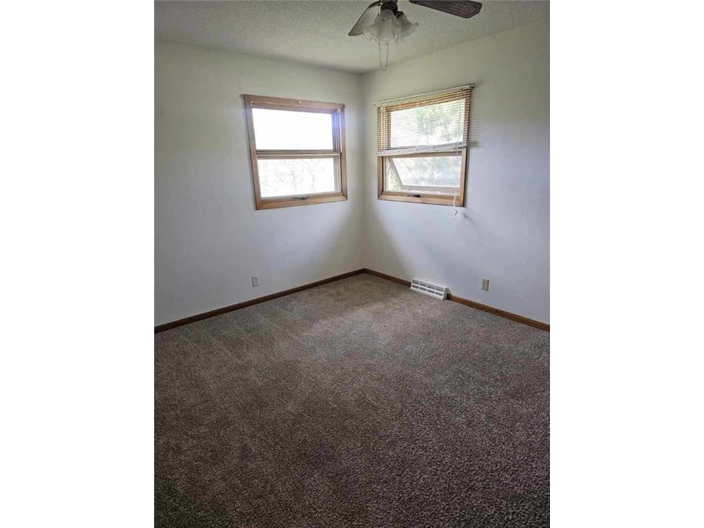 1002 Linden Street Luverne MN 56156 7027815 image37