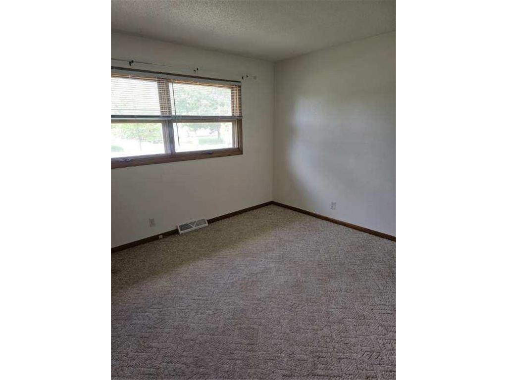 1002 Linden Street Luverne MN 56156 7027815 image39