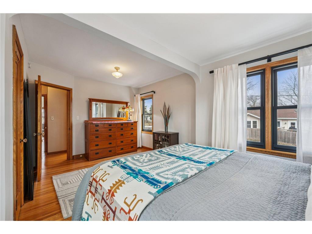 1002 Livingston Avenue West Saint Paul MN 55118 7052077 image10
