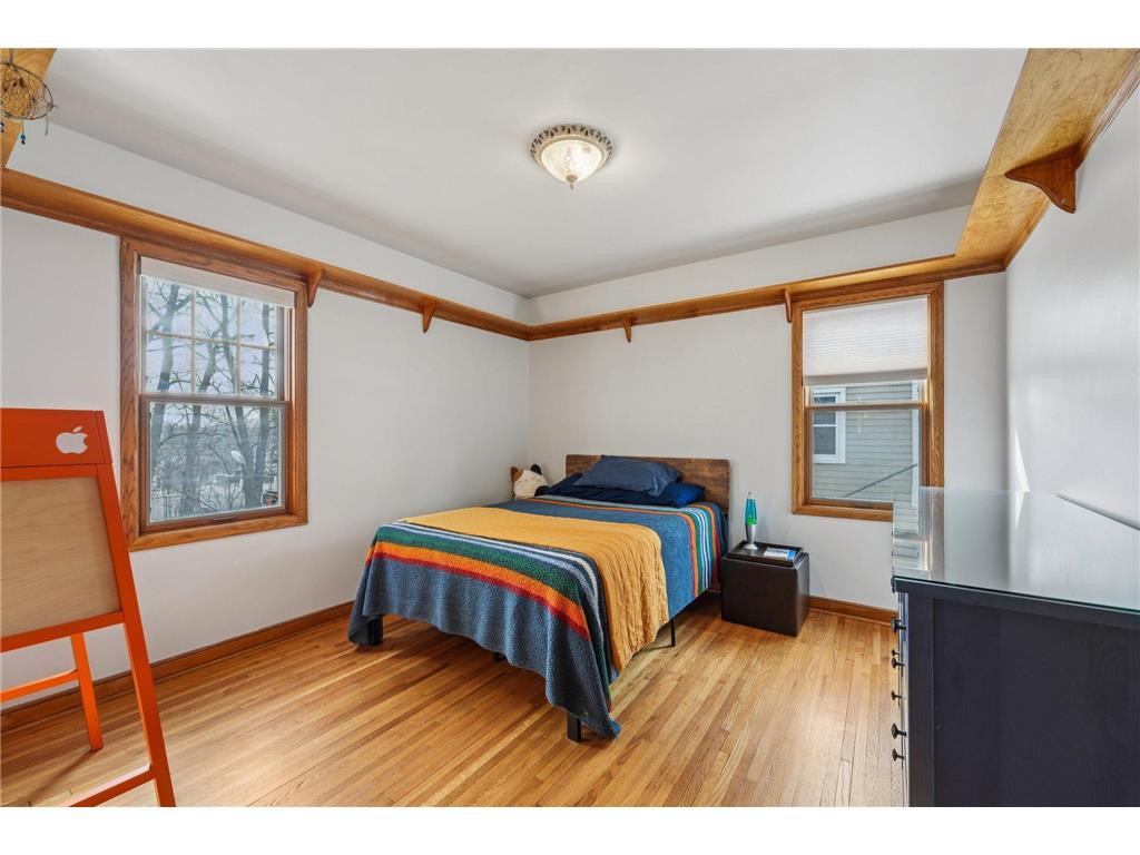 1002 Livingston Avenue West Saint Paul MN 55118 7052077 image11