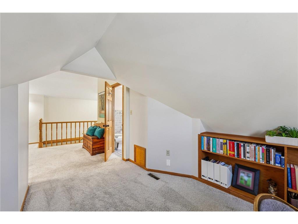 1002 Livingston Avenue West Saint Paul MN 55118 7052077 image17