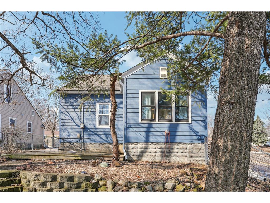 1002 Livingston Avenue West Saint Paul MN 55118 7052077 image25
