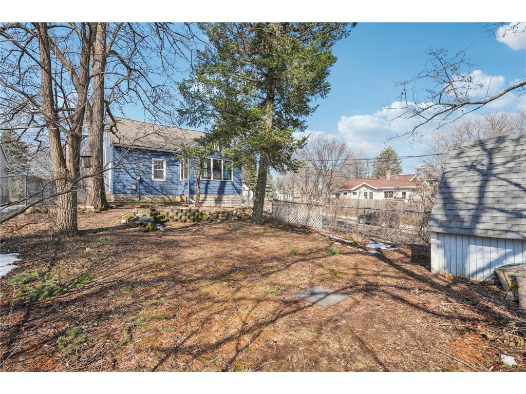 1002 Livingston Avenue West Saint Paul MN 55118 7052077 image26