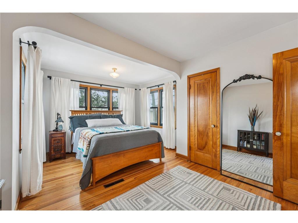 1002 Livingston Avenue West Saint Paul MN 55118 7052077 image9