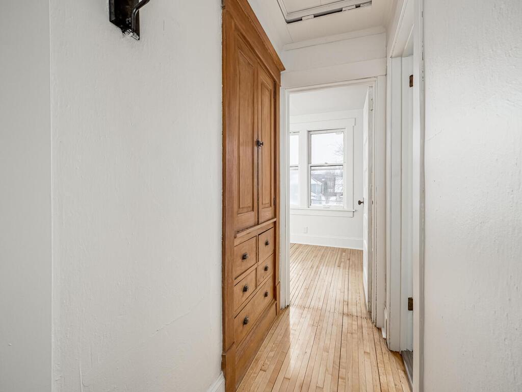 1002 Marshall Avenue Saint Paul MN 55104 6780438 image25