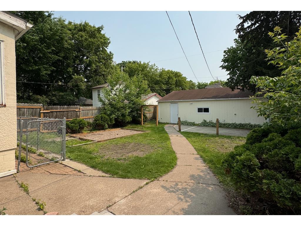 1002 Marshall Avenue Saint Paul MN 55104 6780438 image3