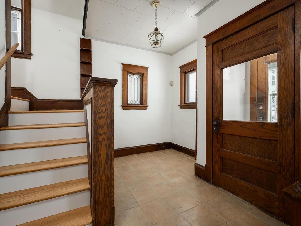 1002 Marshall Avenue Saint Paul MN 55104 6780438 image5