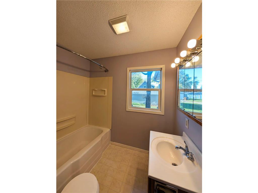 1002 N 6th Street Montevideo MN 56265 6812111 image14