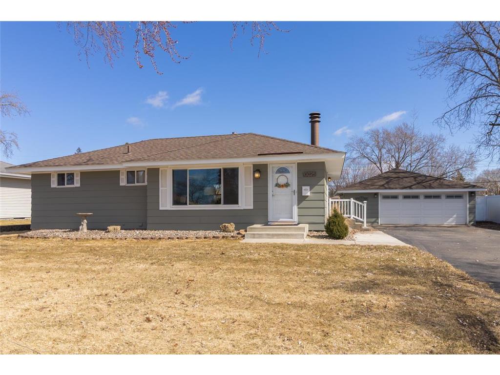 10025 Columbus Avenue S Bloomington MN 55420 7012049 image2