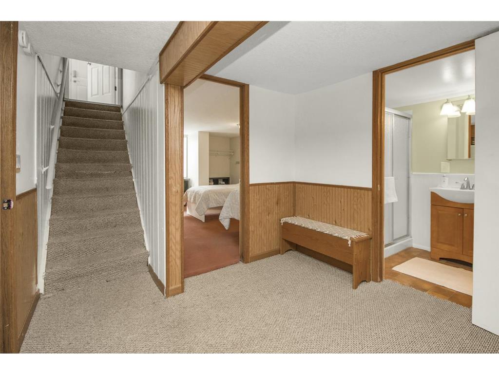 10025 Columbus Avenue S Bloomington MN 55420 7012049 image26