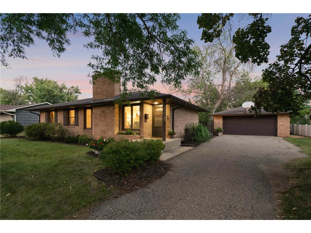 10025 Emerson Avenue S Bloomington MN 55431 6600637 image1