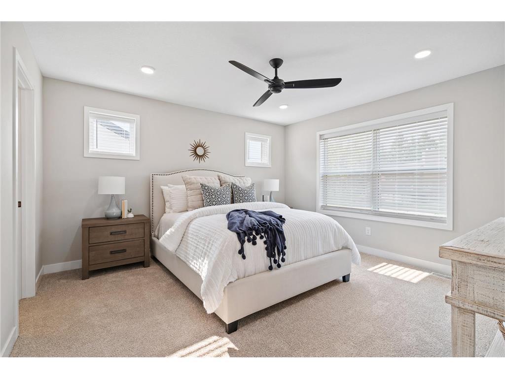 10027 Newport Path Woodbury MN 55129 6695290 image13