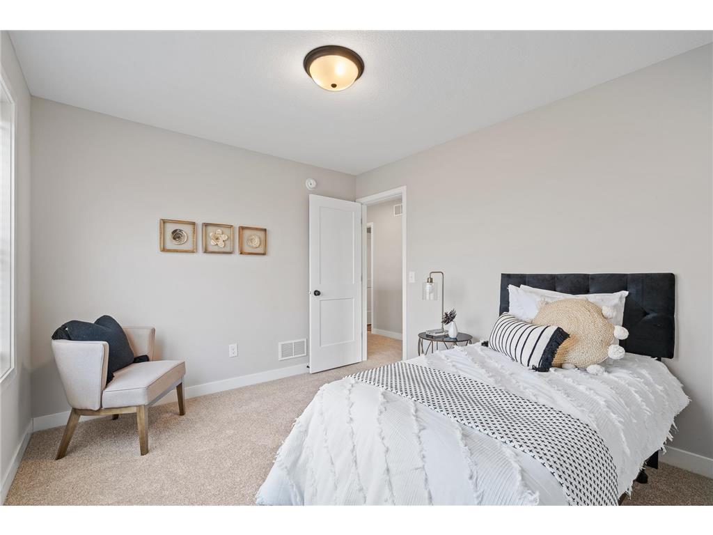 10027 Newport Path Woodbury MN 55129 6695290 image17