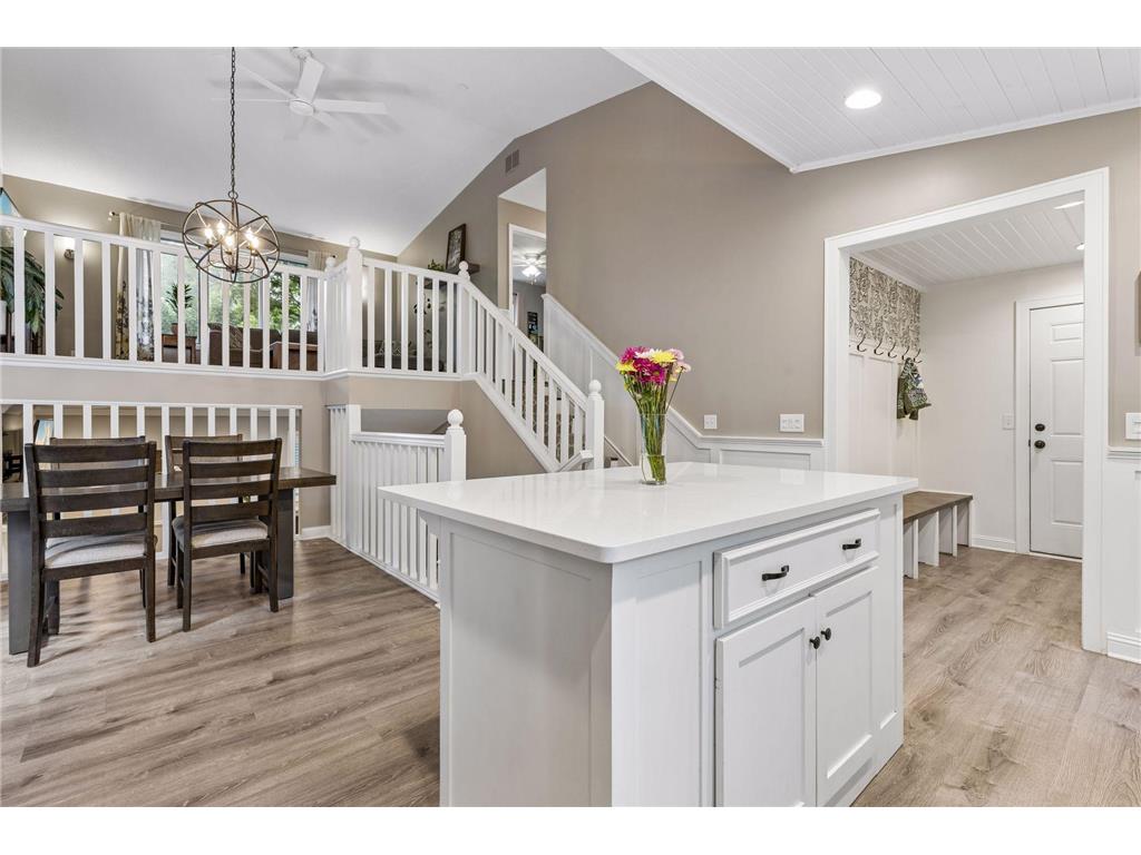 10028 Park Circle Bloomington MN 55420 7102204 image10