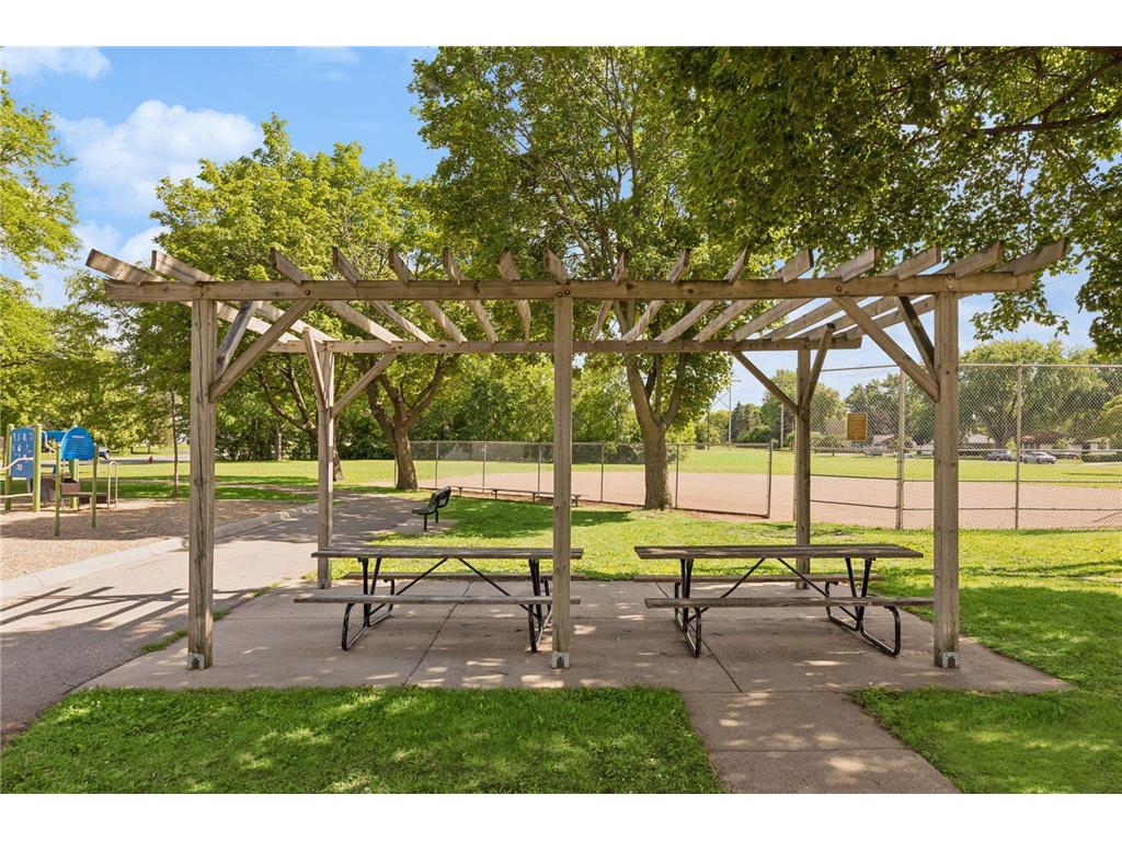 10028 Park Circle Bloomington MN 55420 7102204 image35