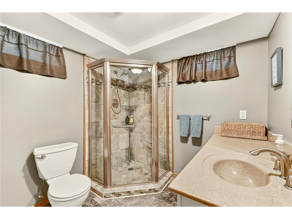 1003 9th Avenue NW Rochester MN 55901 7081938 image25
