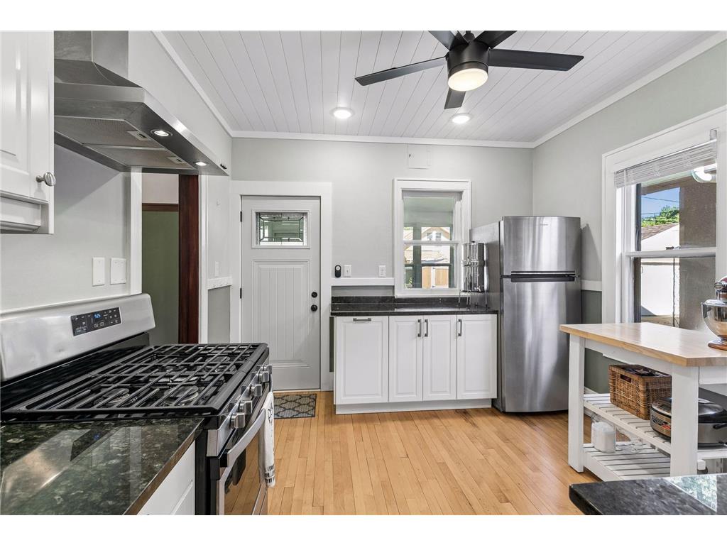 1003 Avon Street N Saint Paul MN 55103 7022299 image11