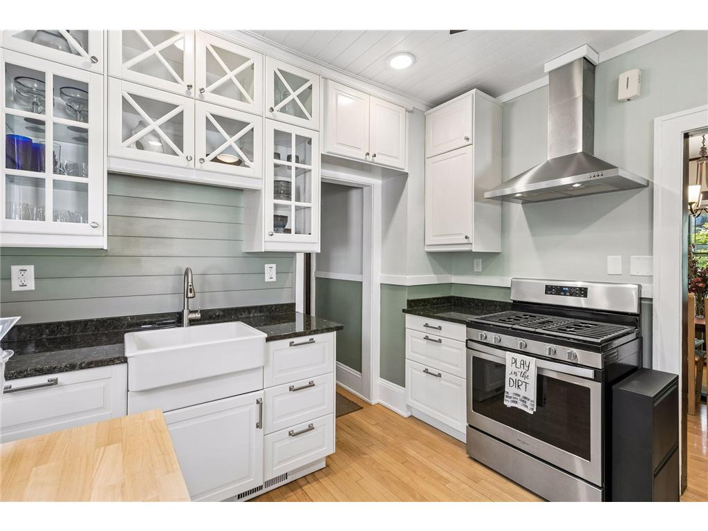 1003 Avon Street N Saint Paul MN 55103 7022299 image12
