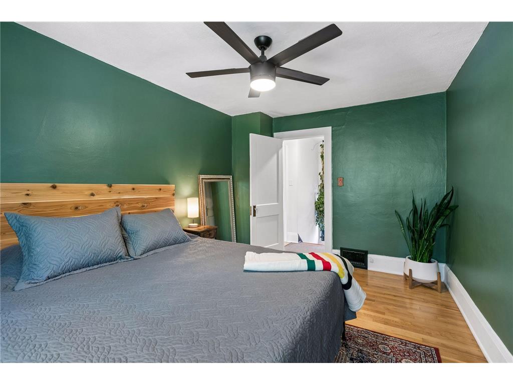 1003 Avon Street N Saint Paul MN 55103 7022299 image18