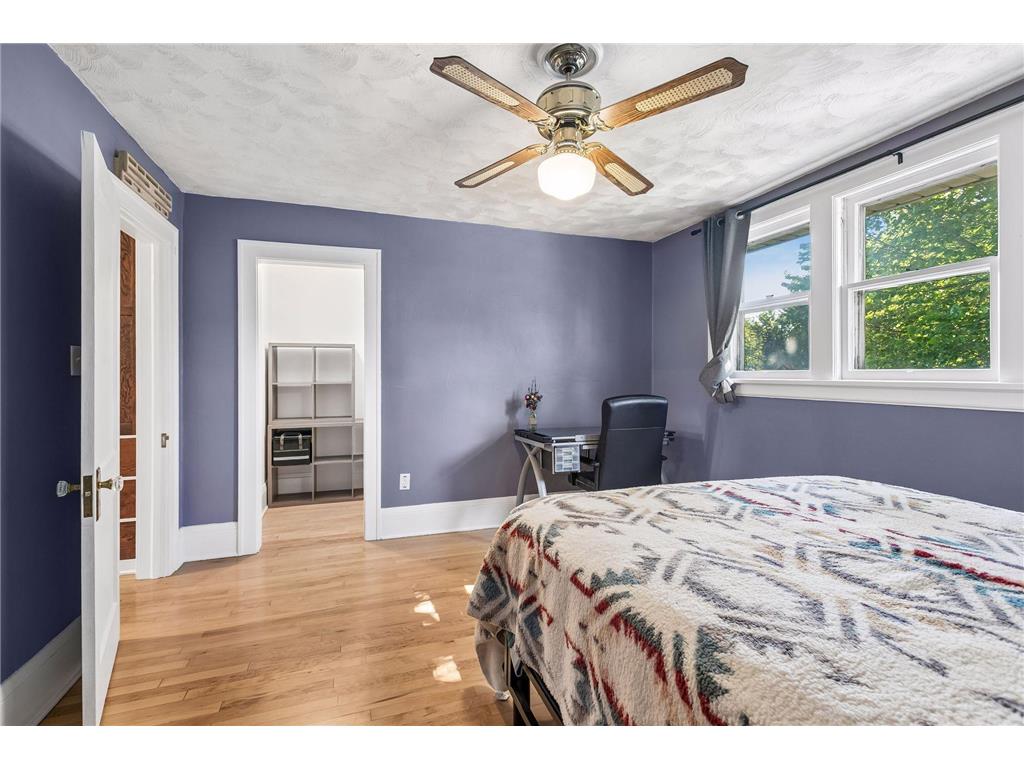 1003 Avon Street N Saint Paul MN 55103 7022299 image23