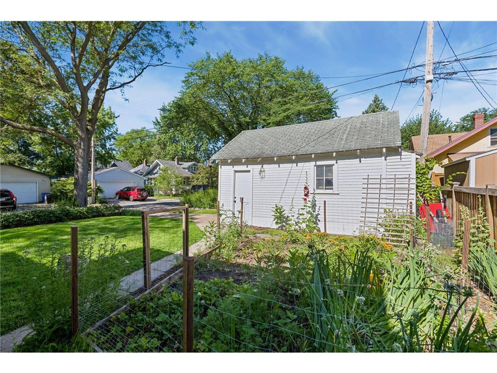 1003 Avon Street N Saint Paul MN 55103 7022299 image34