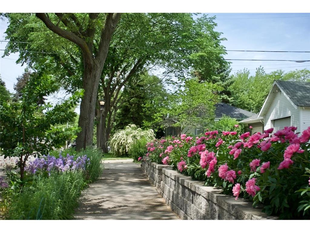 1003 Avon Street N Saint Paul MN 55103 7022299 image40